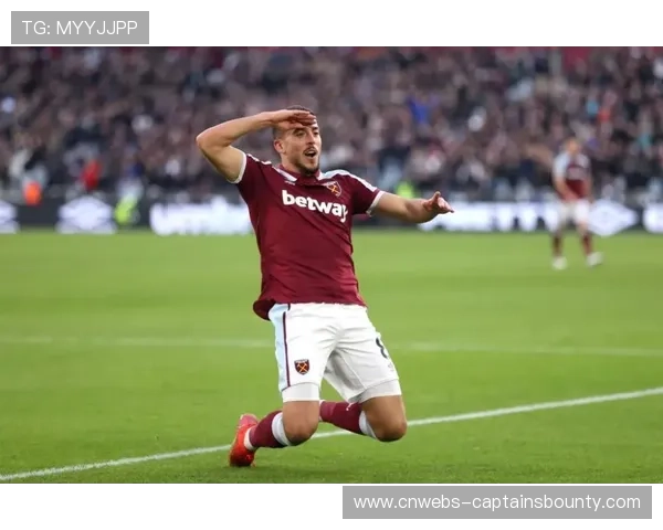 利兹联快速反击遭混合防守化解瞬间